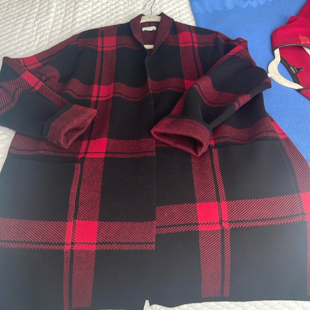 Black and red plaid long cardigan/coatigan